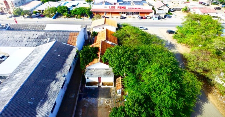 Home in Oranjestad