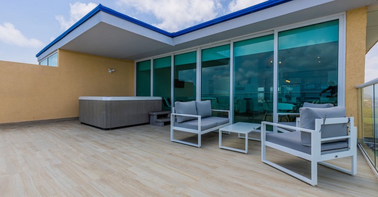 Blue Residences Penthouse Turquiose