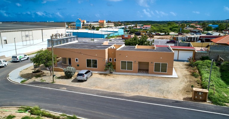 Commercial Building Cumana