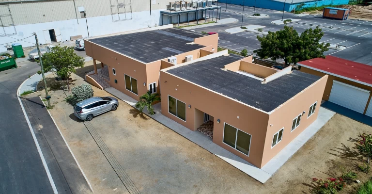 Commercial Building Cumana