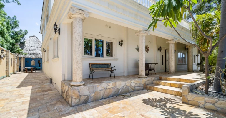 La Casa Piú Bella