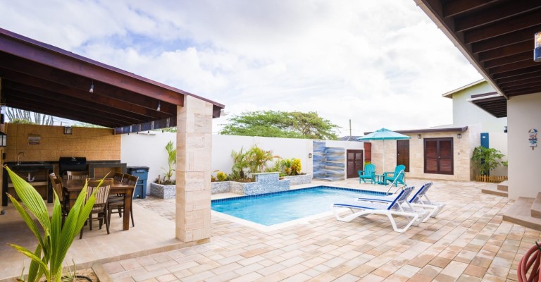 Charming 2-Bedroom Home with Pool