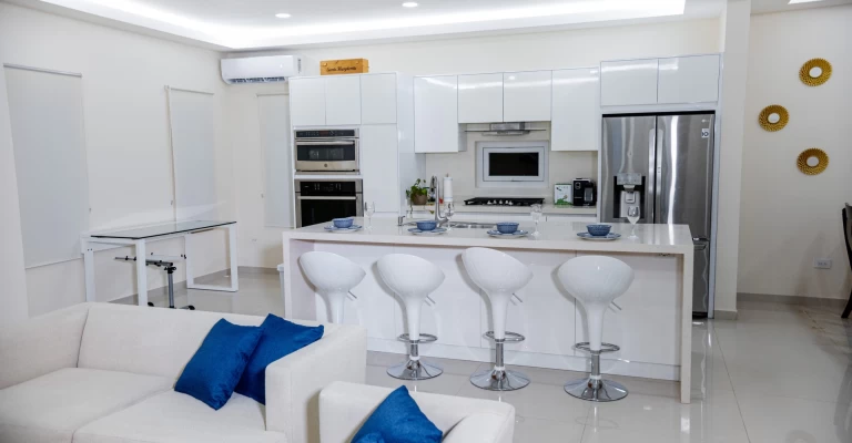 Luxury 4 bedroom home in Sero Blanco