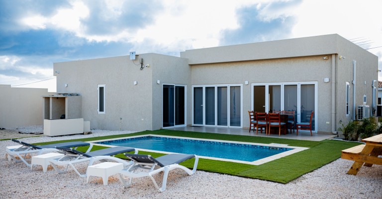 Luxury 4 bedroom home in Sero Blanco