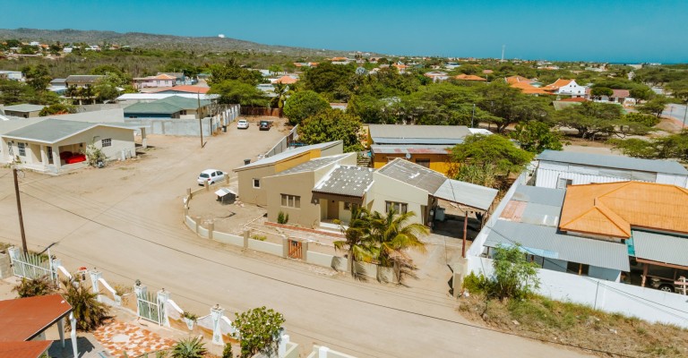 House in Pos Chikito with Apartment