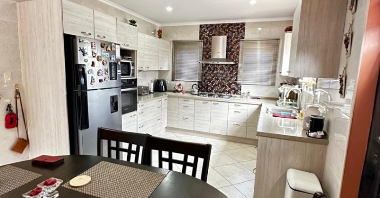 Home in Noord 3 bedrooms