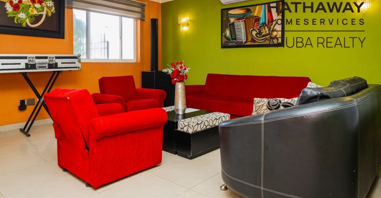 Spacious Two Story Home in Nuñe