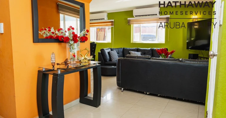 Spacious Two Story Home in Nuñe