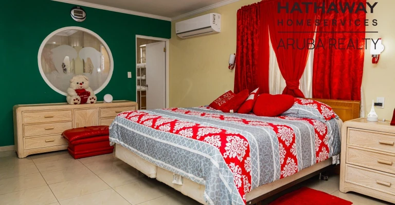 Spacious Two Story Home in Nuñe