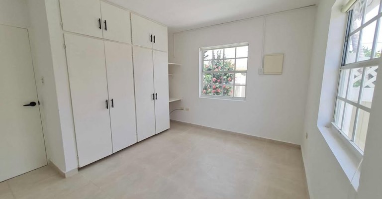 Spacious home with pool for rent