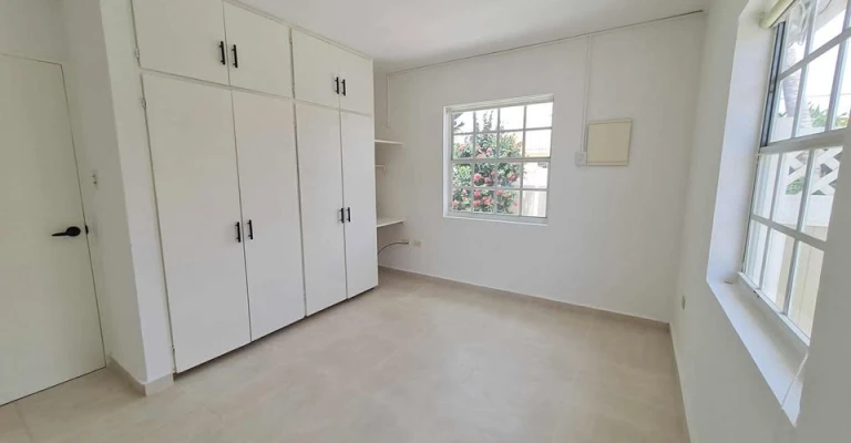 Spacious home with pool for rent