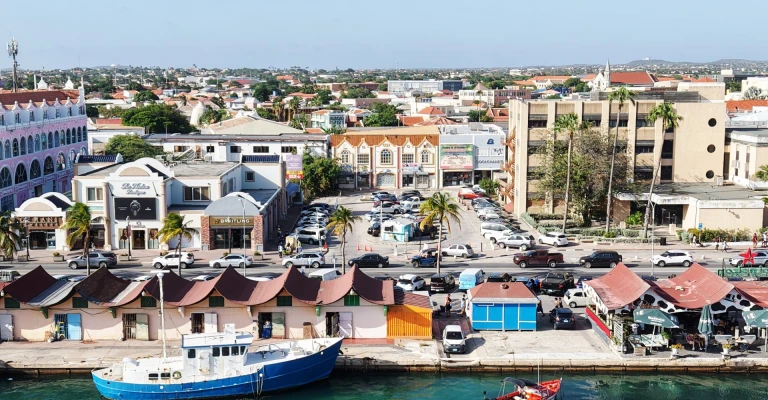 Commercial building in Oranjestad