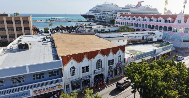 Building with apartments in Oranjestad