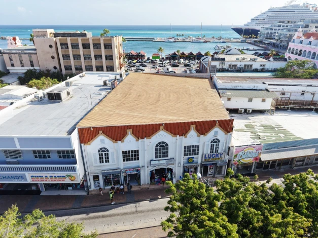 Commercial building in Oranjestad