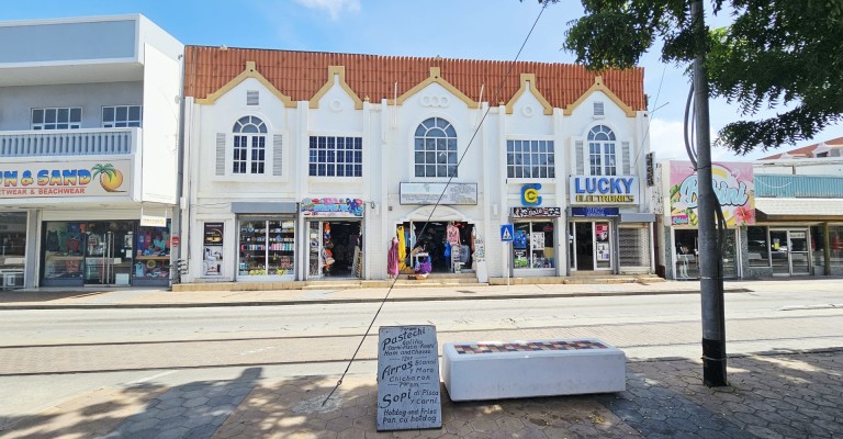 Building with apartments in Oranjestad