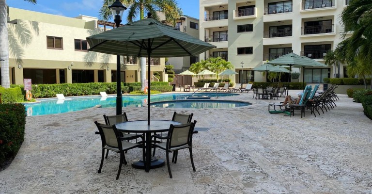 Palmaruba Condo Veronica