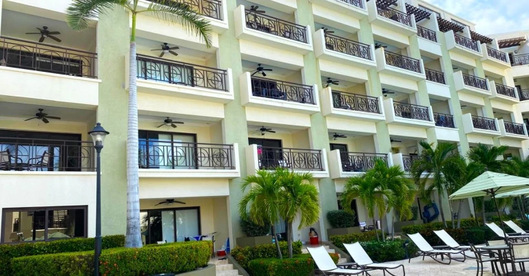 Palmaruba Condo Veronica