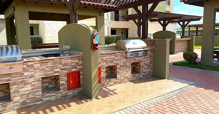 Palmaruba Condo Veronica