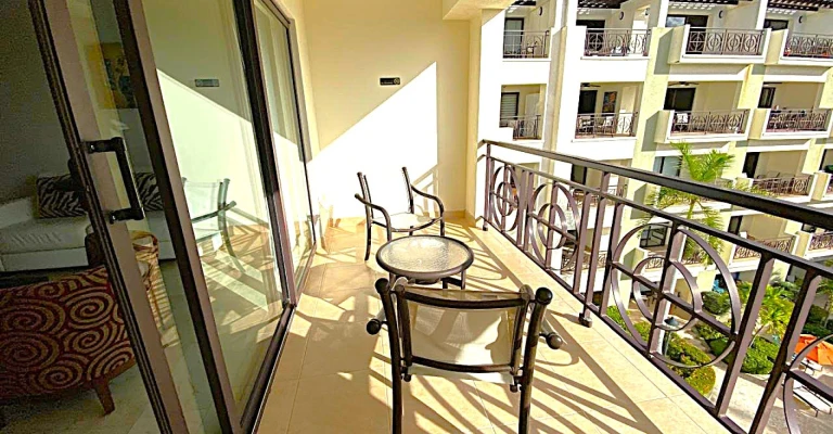 Palmaruba Condo Veronica
