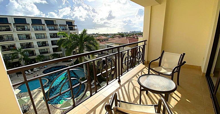 Palmaruba Condo Veronica