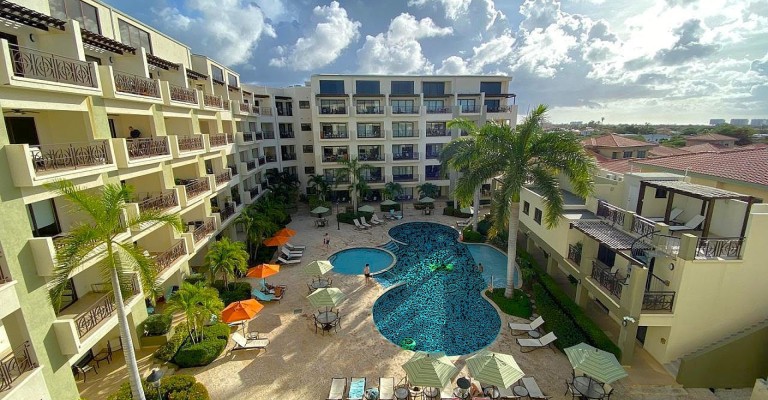 Palmaruba Condo Veronica