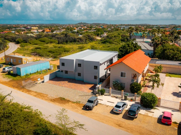 Apartment complex in Tanki Leendert