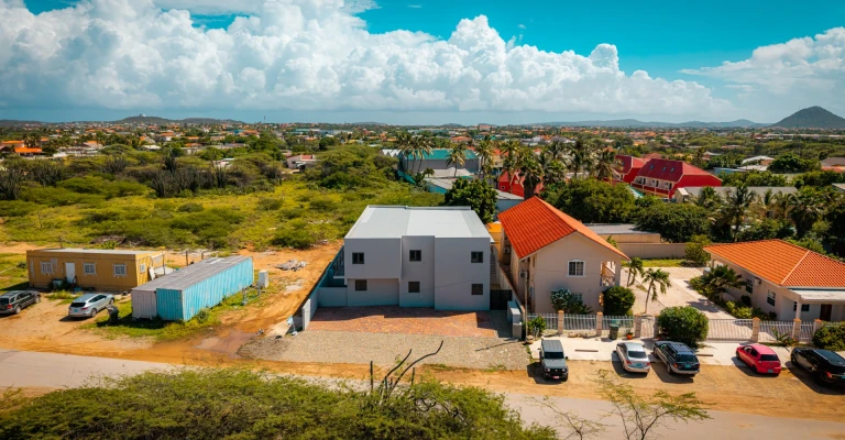 Apartment complex in Tanki Leendert
