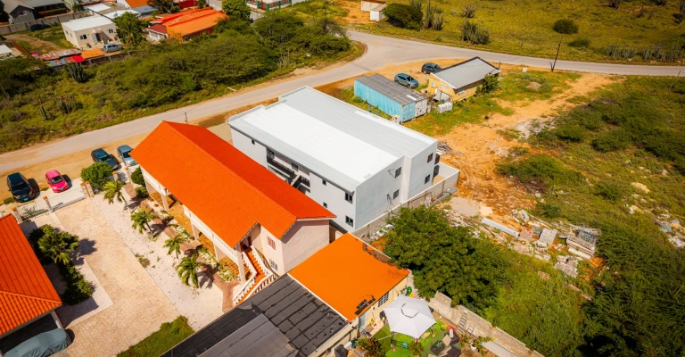 Apartment complex in Tanki Leendert