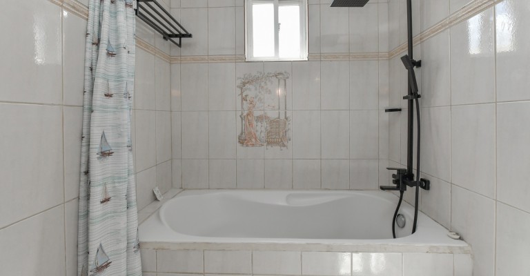 Strea 4, Tarabana Residence