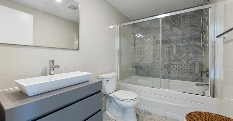 Acqua Condo 221
