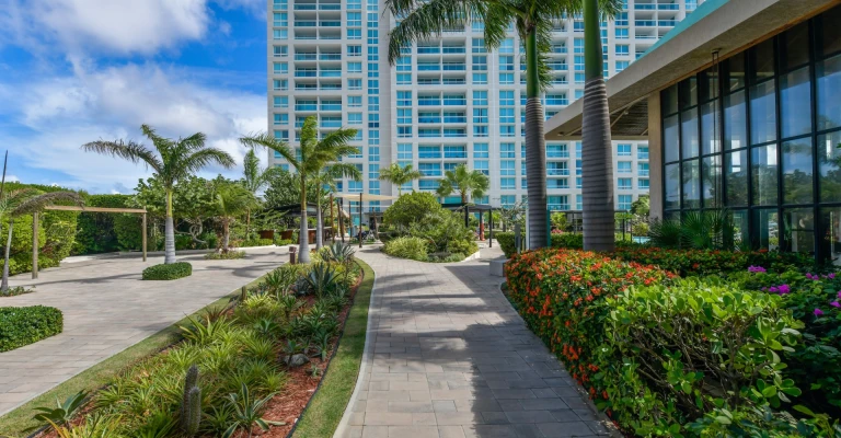 Acqua Condo 221