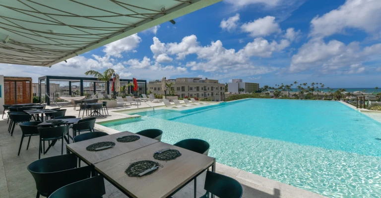 Acqua Condo 221