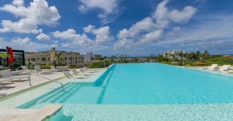 Acqua Condo 221