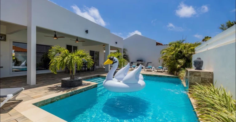 4 Bedroom Pool House Turn Key in Tibushi