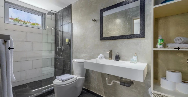 4 Bedroom Pool House Turn Key in Tibushi