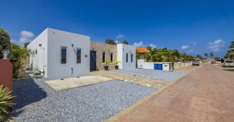 4 Bedroom Pool House Turn Key in Tibushi